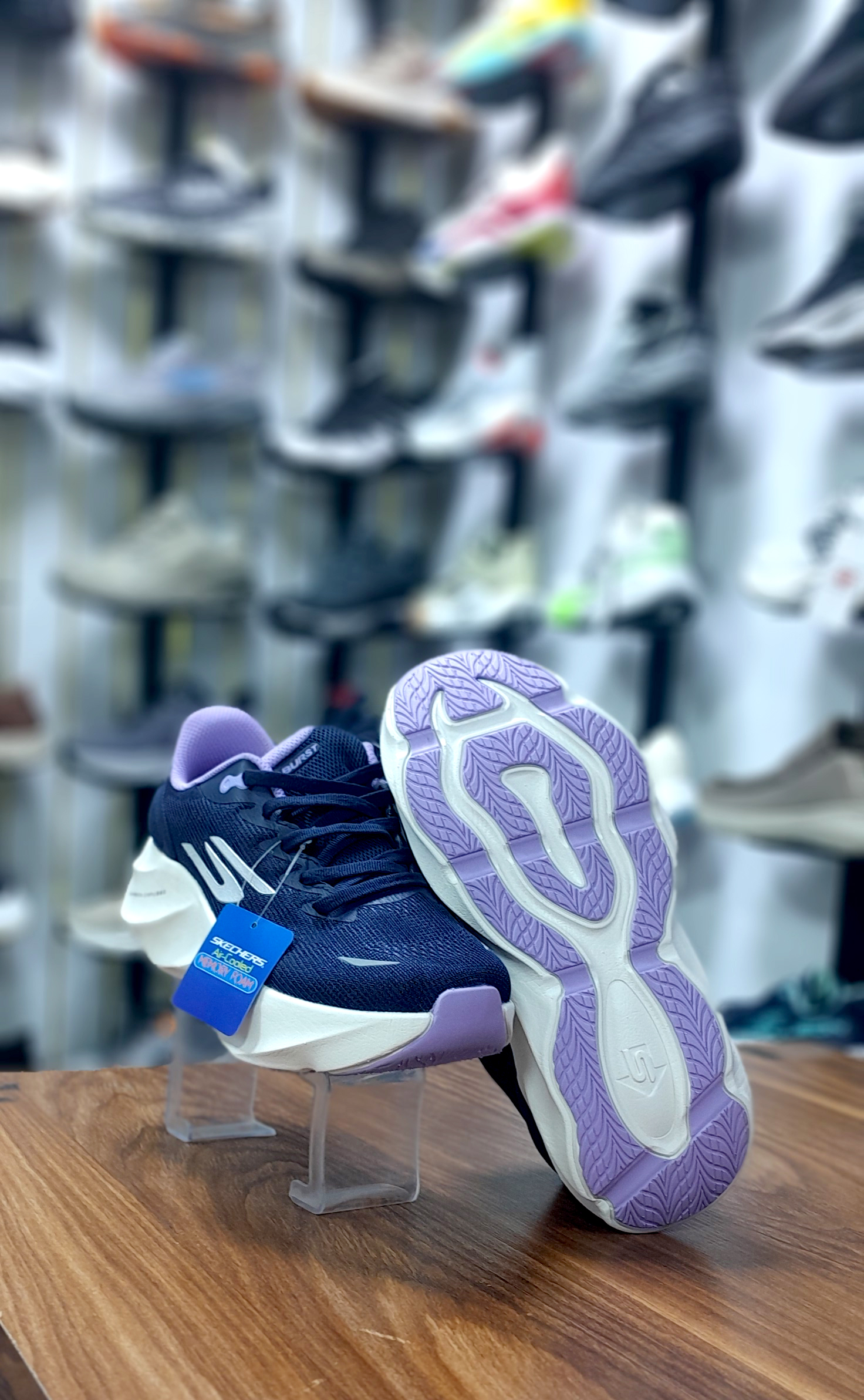 اسکیچرز زنانه